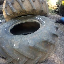 12.5 XR15 Mud Bigger Tractor Tires