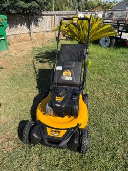DEWALT
21 in. 150cc Briggs and Stratton 625ex Engine Rear Wheel Drive 2-in-1 Gas Self Propelled Walk Behind Lawn Mower