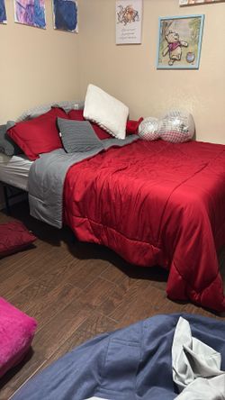 Full Size Memory Foam Bed & Frame 