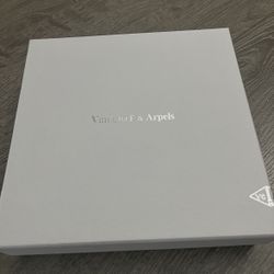 Van Cleef & Arpels Necklace Box  Authentic 