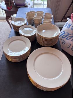 Used 12-Piece Lenox Formal Dinner Set
