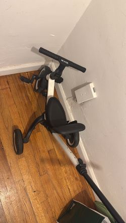 Newyoo toddle tricycle