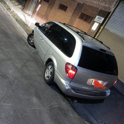 2004 Dodge Caravan