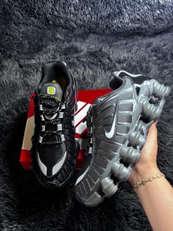Hermoso tenis original