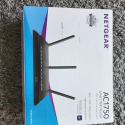 AC1750 Smart WiFi Router 802.11ac Dual Band Gigabit, 450+1300 Mbps Speeds