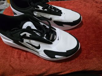 Nikes woman shoes