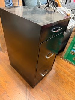 Small file cabinet with keys