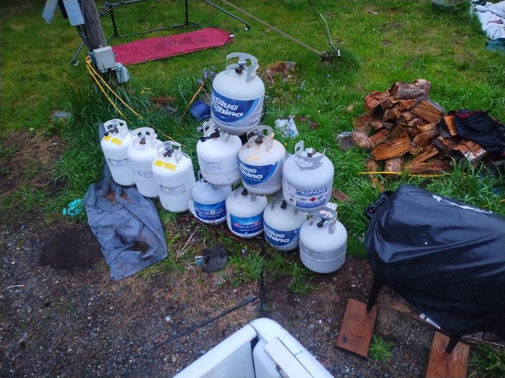 11 Propane Tanks Empty 