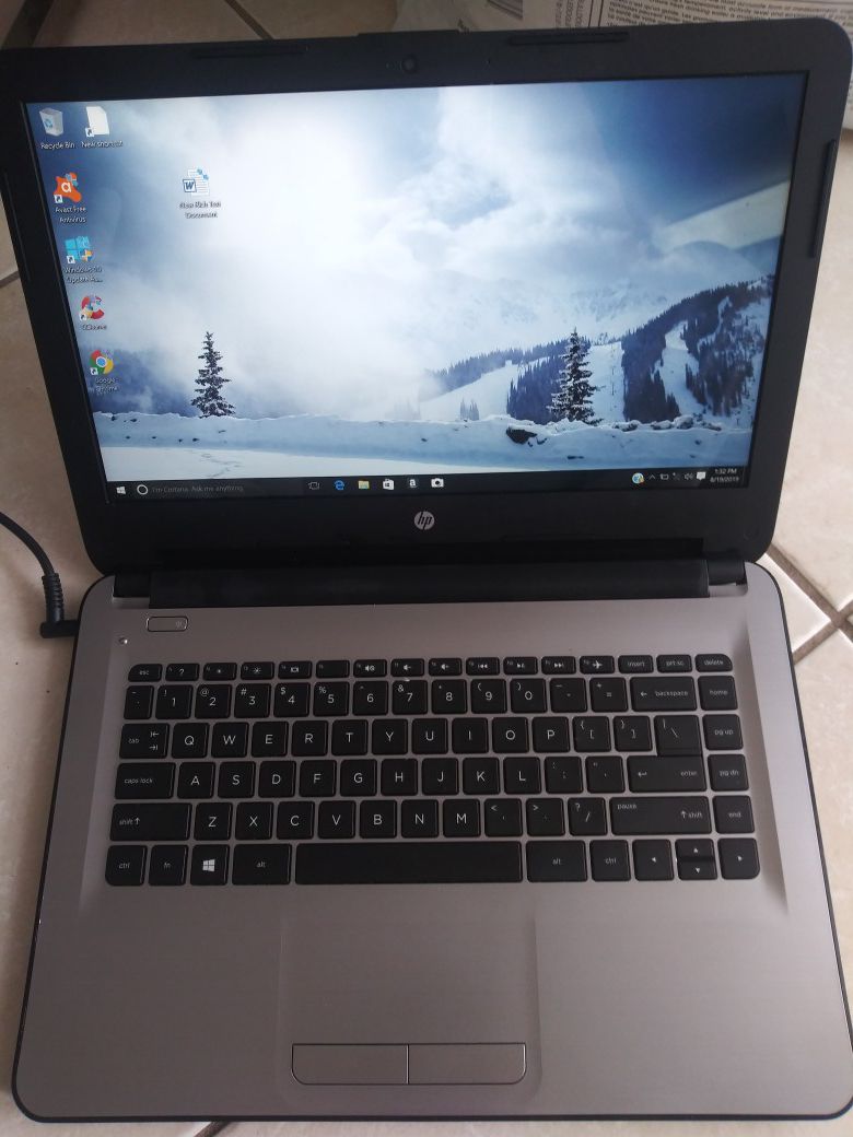 Laptop HP 4gb ram, 15 pulgadas, usb 3.0 HDMI, windows 10