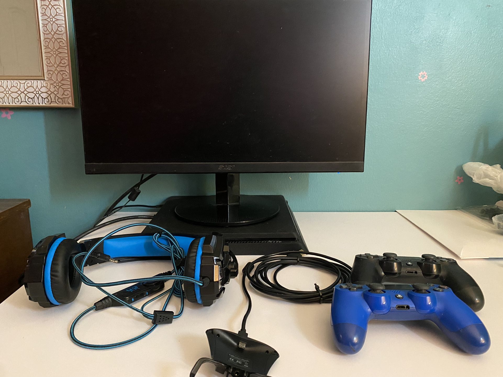 Playstation 4 Slim 1 TB with 23" Monitor and 5 Games