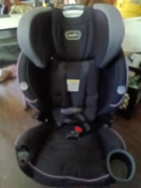 Evenflo Stages One Thru Four Car Seat In  Excellent Condition