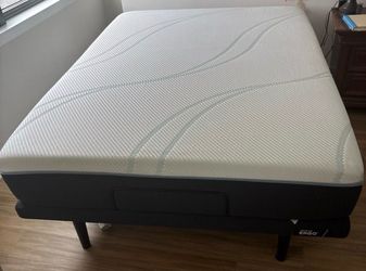 Tempur‑ProAdapt 12” Medium Queen Mattress