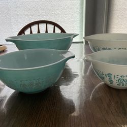 Pyrex Vintage Bowls 
