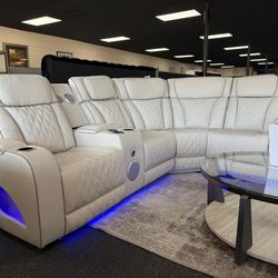 Power Recliner Sectional w/Massage. 🚚WE DELIVER🚚
