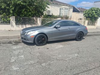 2011 mercedes E350.. $2800