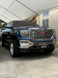 GMC Sierra