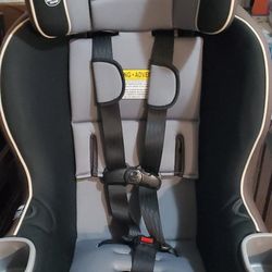 Like New Graco Extended 2 Fit Carseat Grows With Child .has Different Settings And Also Reclines.  