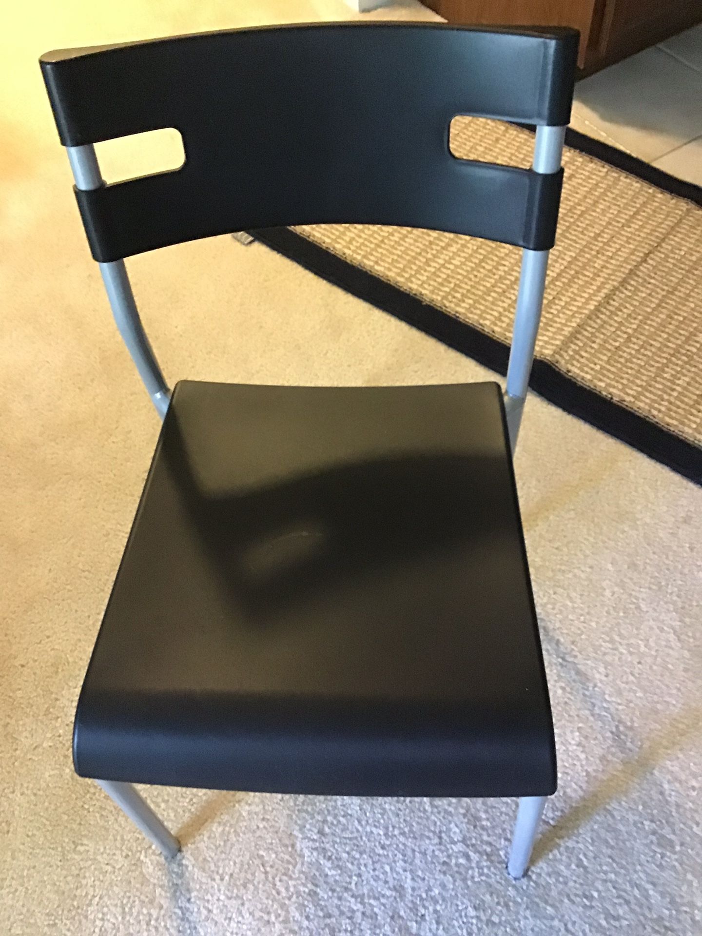 Chair. Modern.