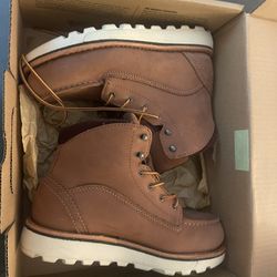 Red Wing Woman’s Work boot 