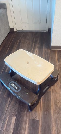 Lil tikes table