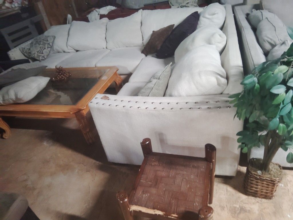 White Sectional 279 Come See At 1320 E CENTRAL WICHITA