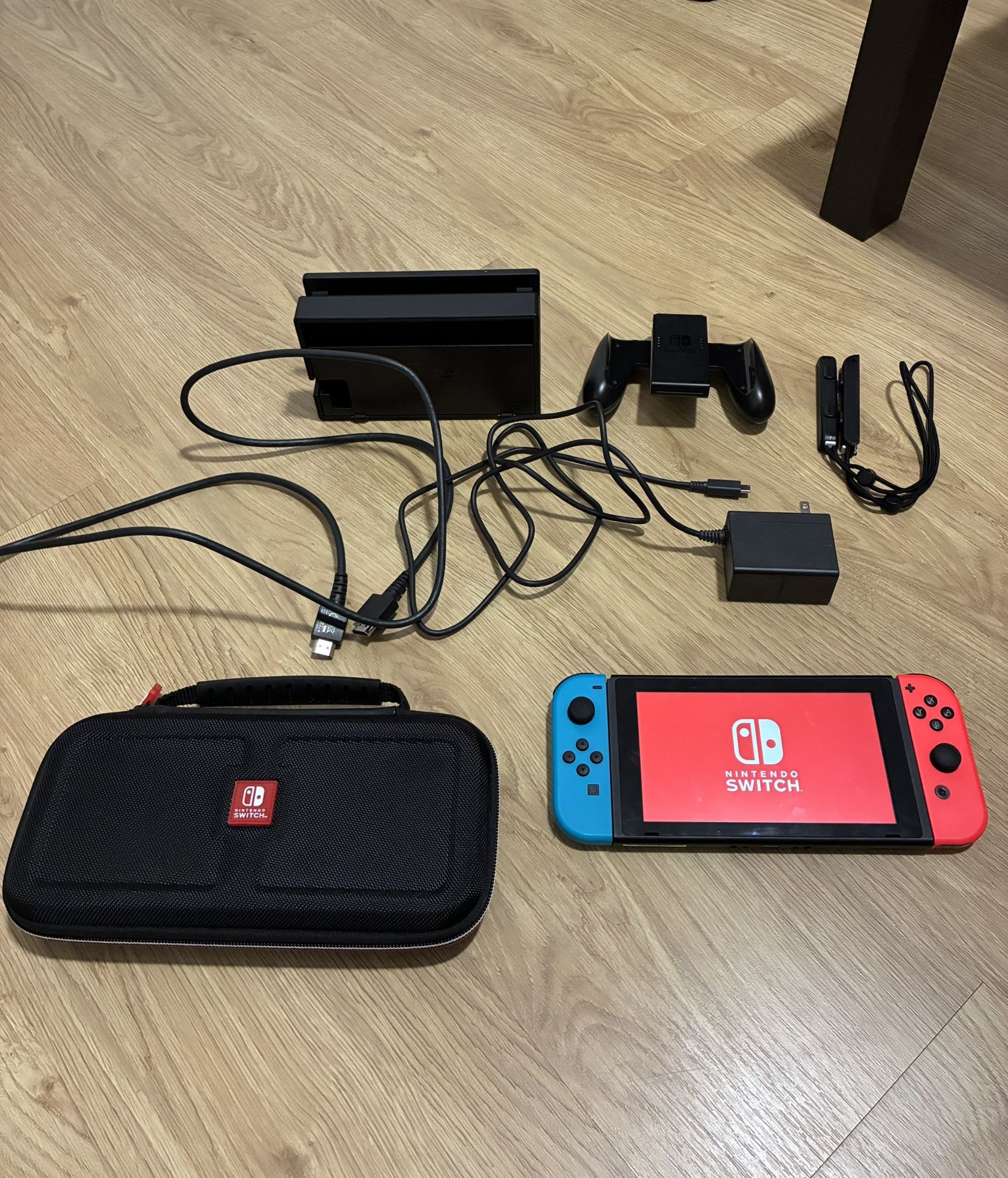 Nintendo Switch with docking station,Case,SD card included