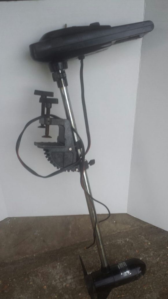 25lb thrust Stealth 250 Trolling Motor for Sale in Gautier