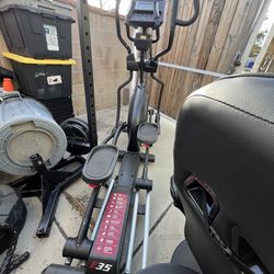 Elliptical Machine Sole E35