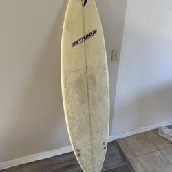 Estrada Surfboard 6’4
