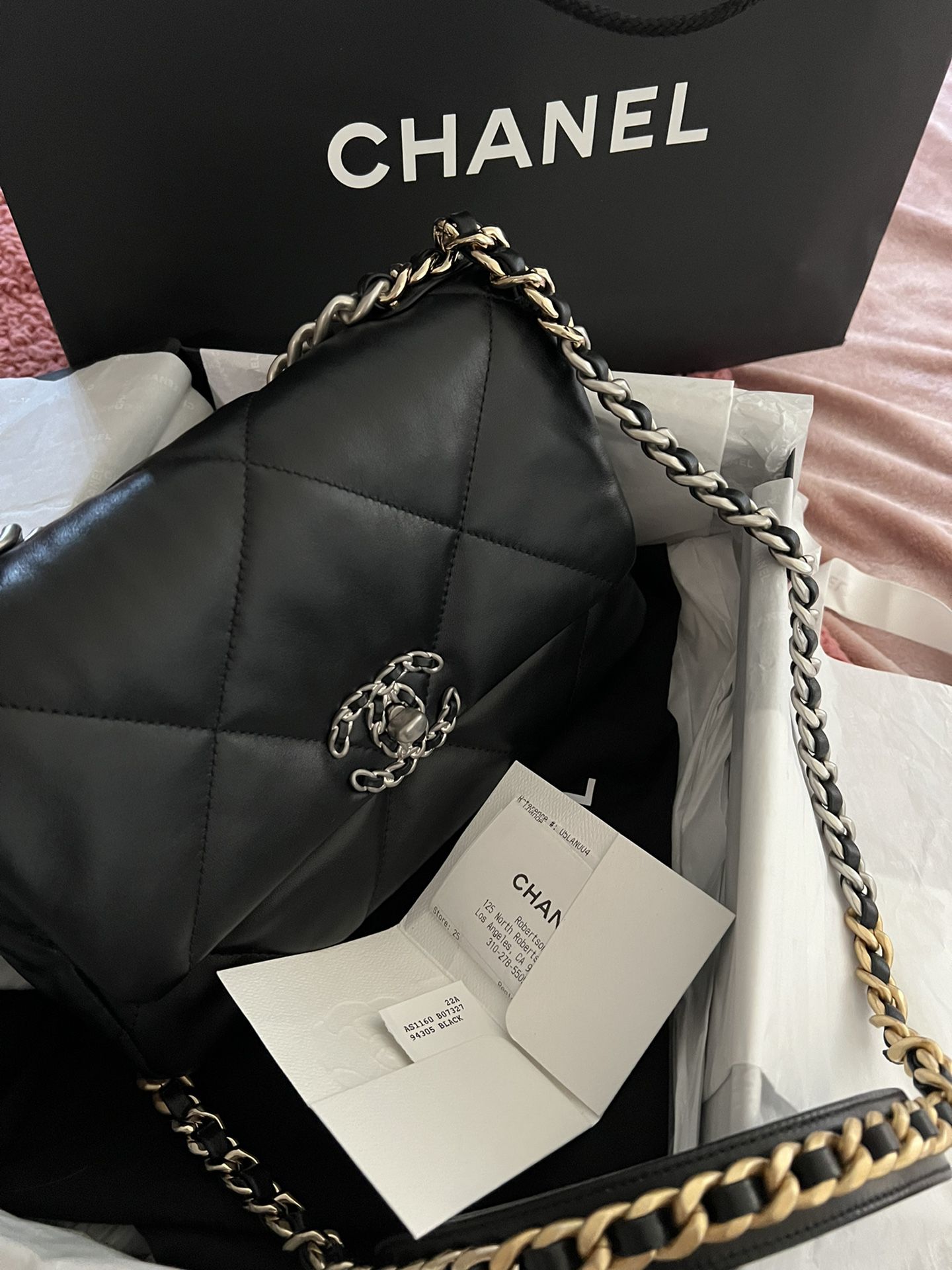 Brand New Chanel Purse Never Used With Box Bag Receipt And Authentication  for Sale in Los Angeles, CA - OfferUp