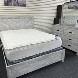 Queen Size Bedroom Set. 🚚WE DELIVER🚚