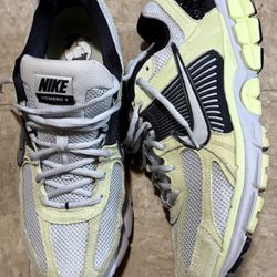 Nike Vomero 5 Barely Volt Men’s Sneakers Size 10.5 