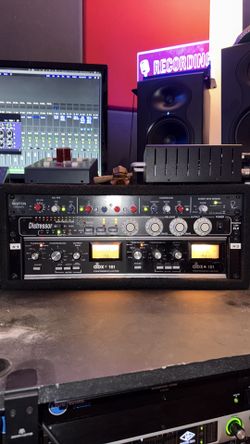 ***DBX 161 Compressor/Limiter - Pair Rackmount