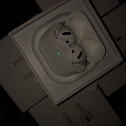 AirPod 4s