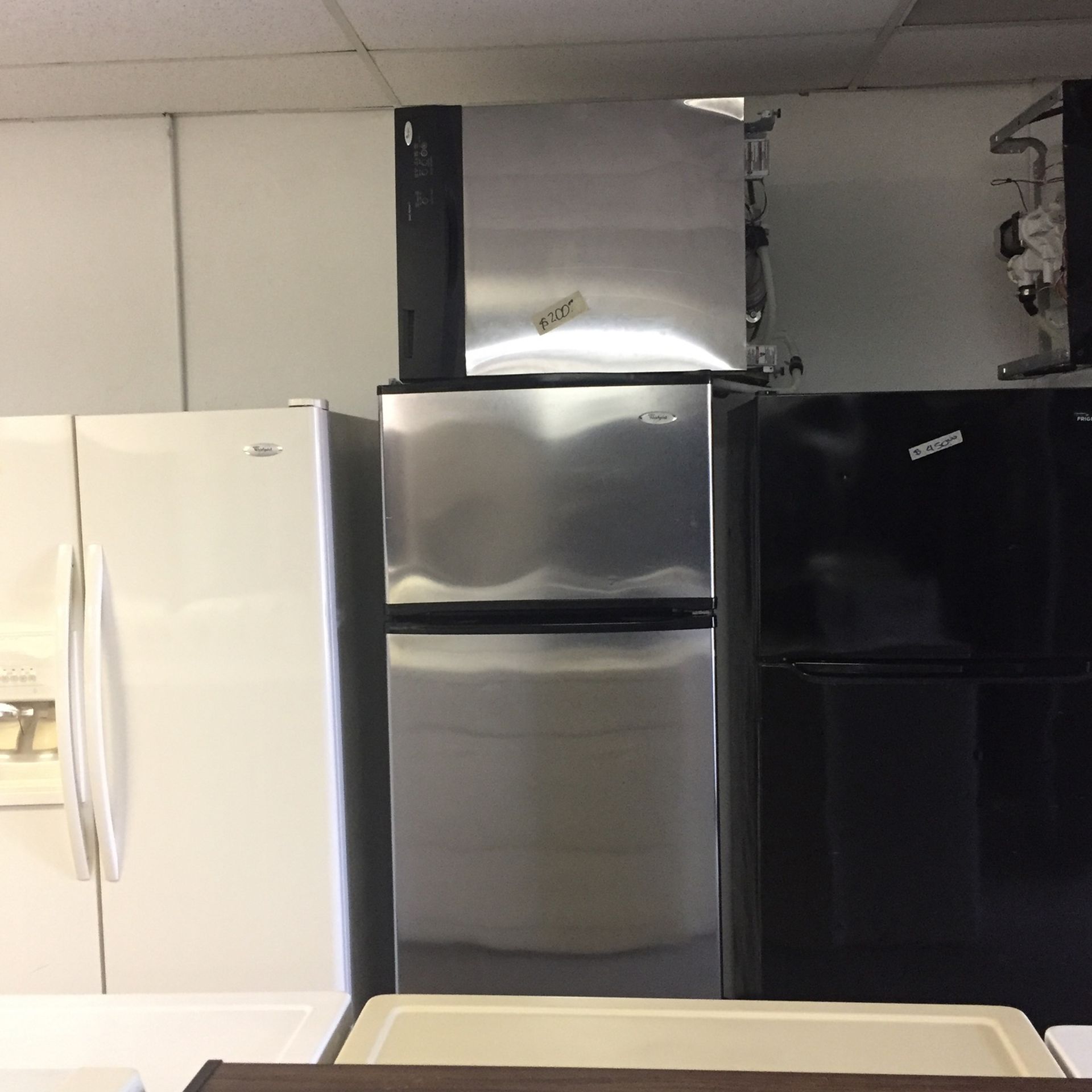 STAINLESS STEEL 28” REFRIGERATOR WITH ICE MAKER