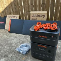 Jackery Explorer Power Station 