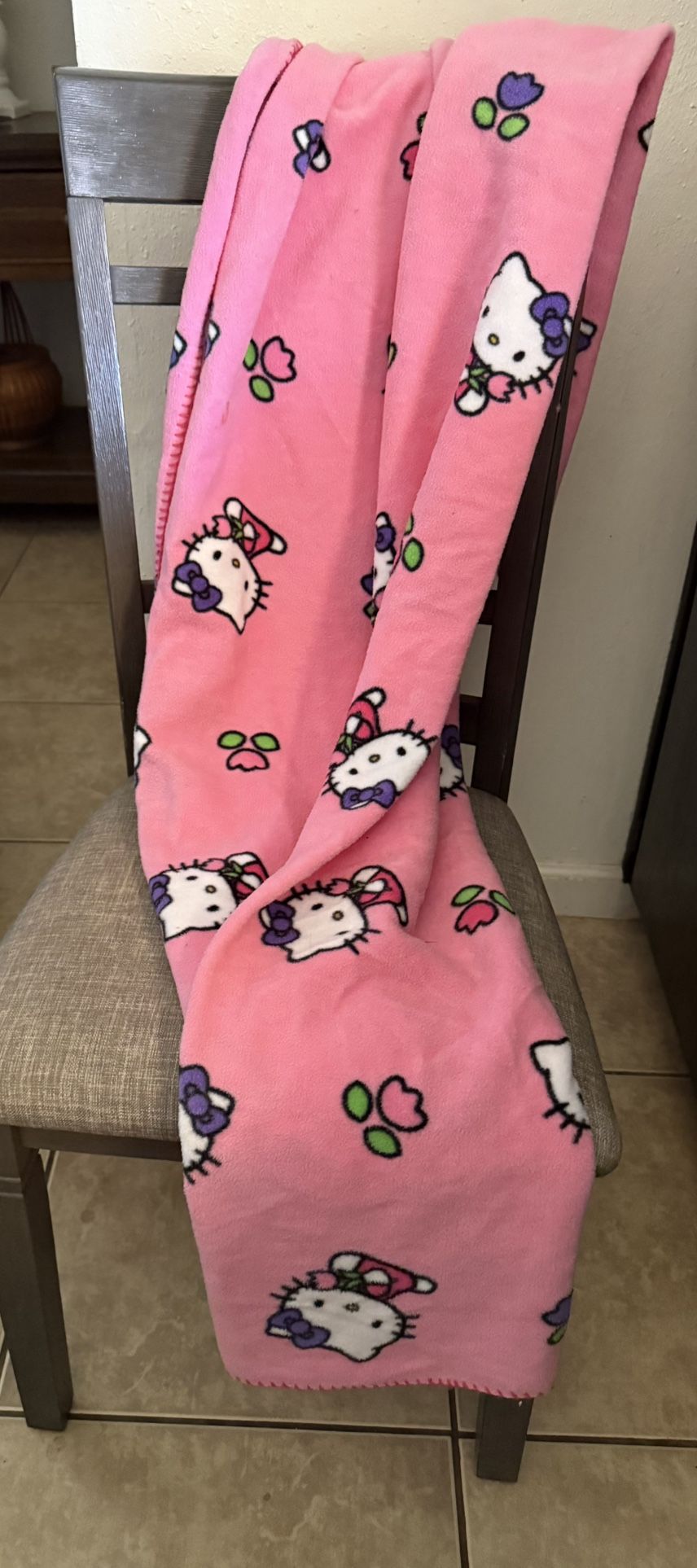 🌺 HELLO KITTY THROW BLANKET🌺