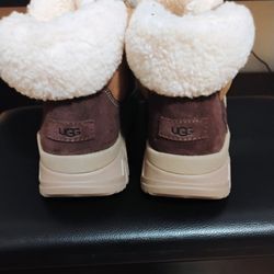 UGG Women's Hiker Boot, size 9