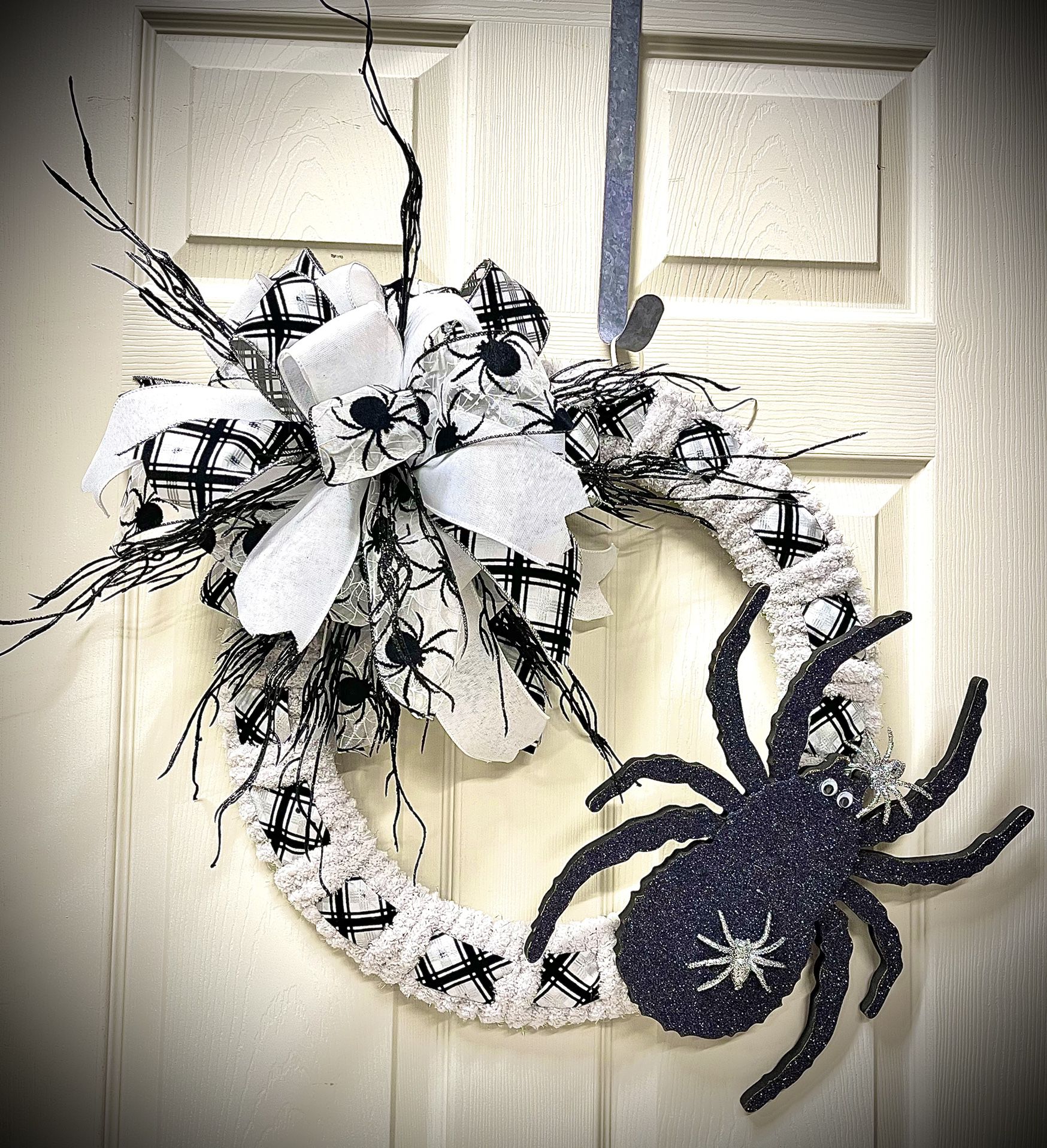 Halloween Spooky Spider Indoor Wreath