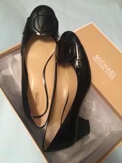 Michael Kors size 9