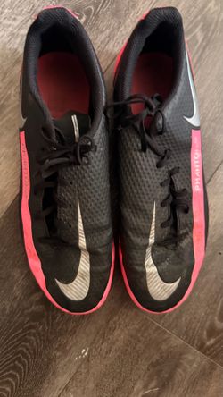 Soccer women cleats