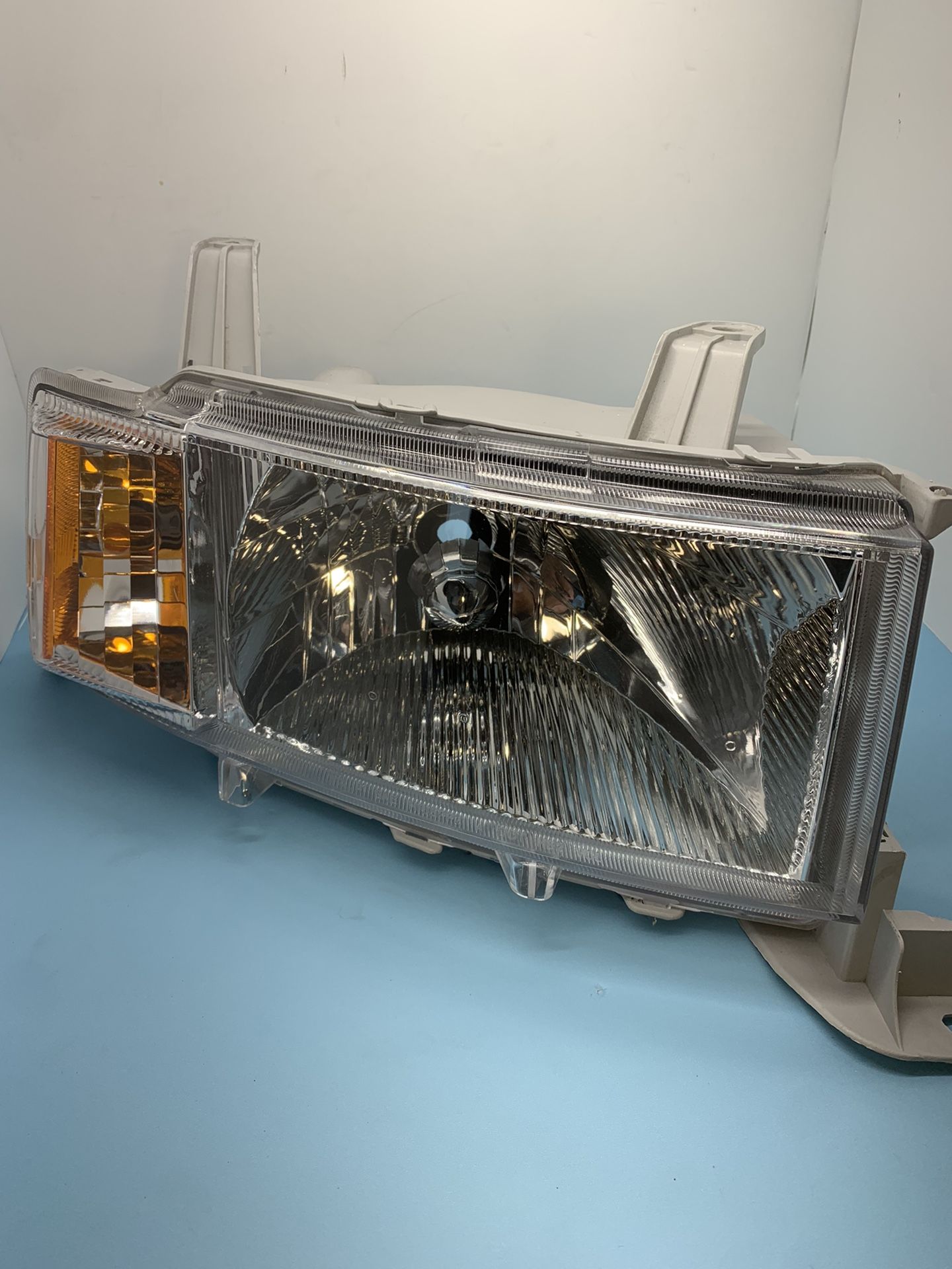 Headlight Replacement for 2004 - 2006 xB Base Wagon Left  and  Right  Side Assembly