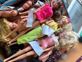 1990 Barbie’s, carrying cases and clothes