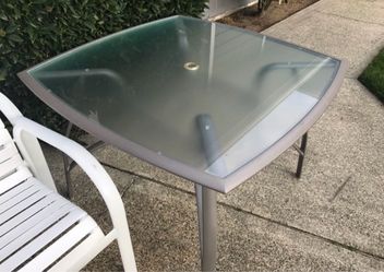 Outdoor Patio Table and Chairs