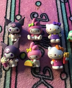 Hello kitty figurines
