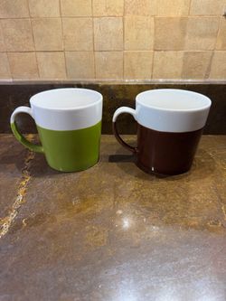 Lot of 2 Crate & Barrel Large Mugs,16oz-green/white, brown/white  never used