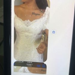 Wedding Dress  Fits Small And Medium , Color Ivory 