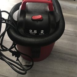 Vacuum 2.5 Gallons
