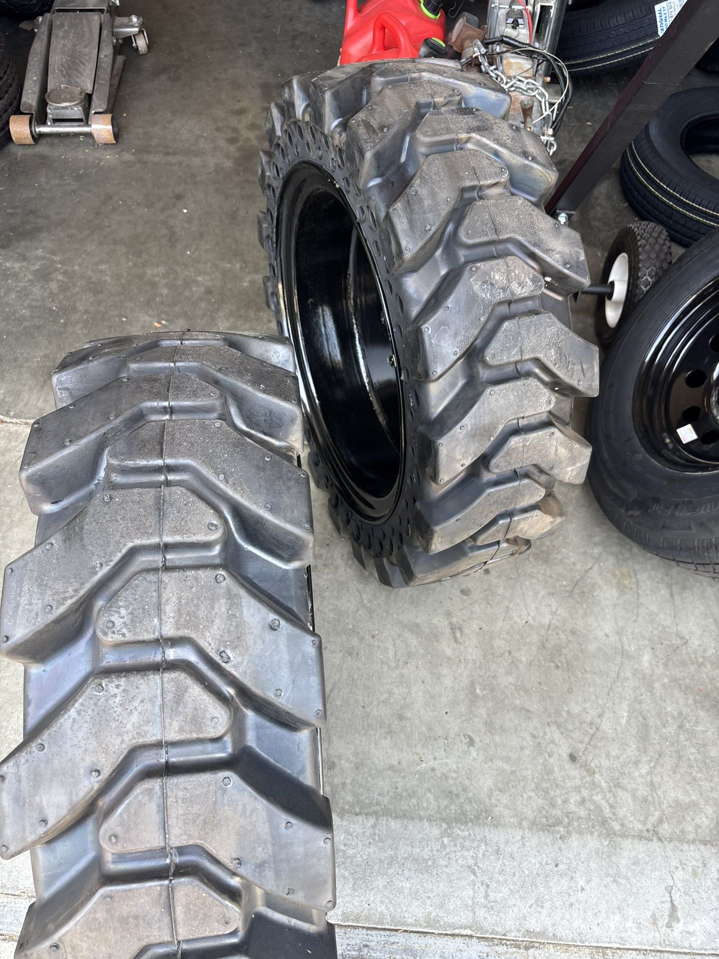 4 Bobcat Tires 30x10-20 Or 10-16.5. $1800