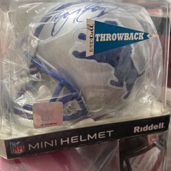 COLLECTABLE MINI AUTOGRAPH HELMETS
